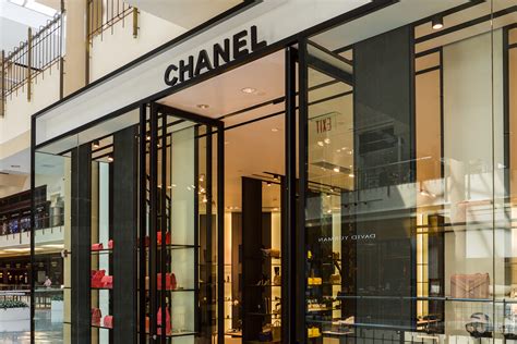 Setting the Standard for Luxury Retail Under One Roof.